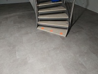 Укладка ПВХ плитки на клей -400м2